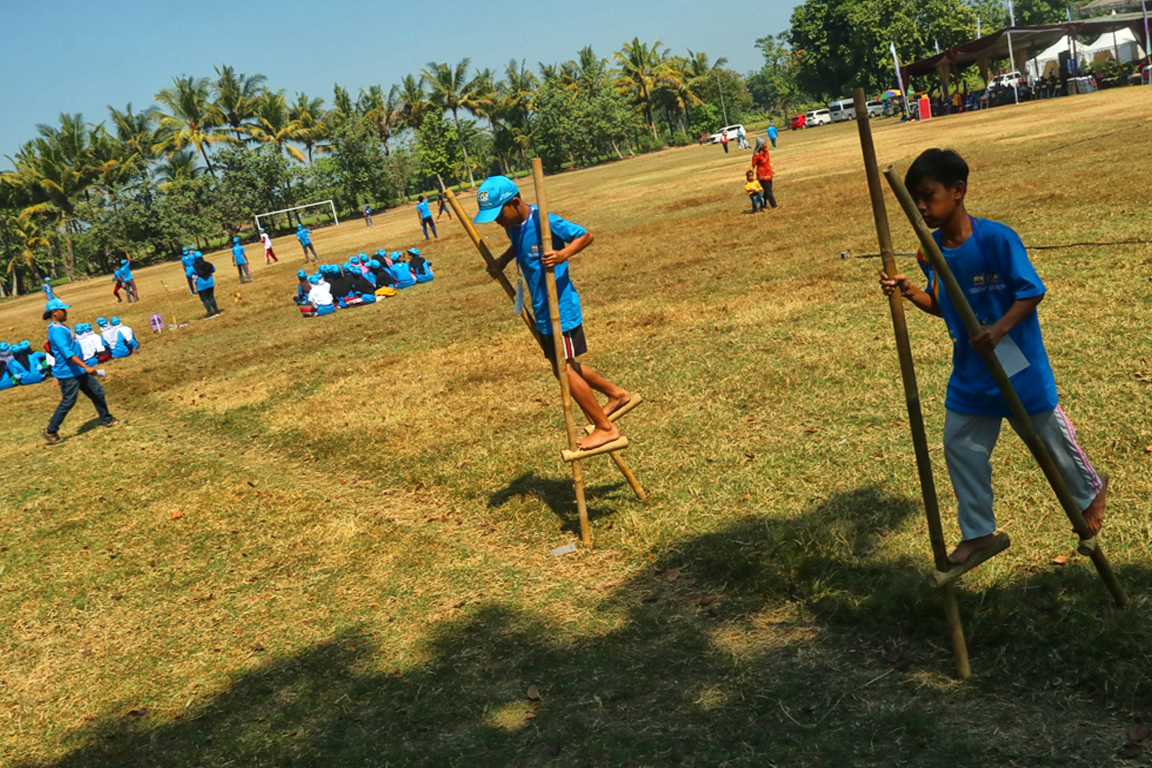  Jaga  Tradisi Kemendikbud RI Ajak Ratusan Anak Ikuti 