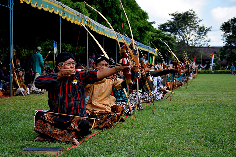 281 Pemanah Ramaikan Lomba Jemparingan HUT 103 Sleman 