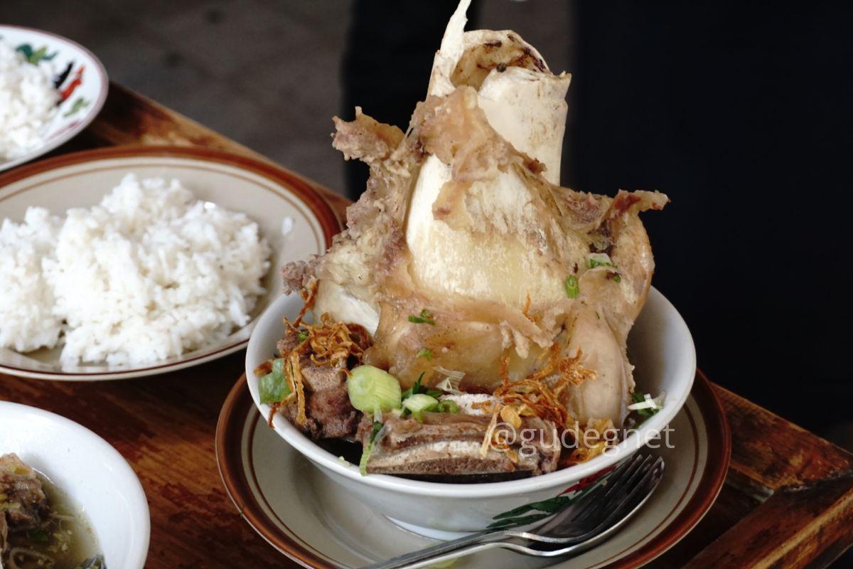 Sop Balungan Gajah Pak Bayu