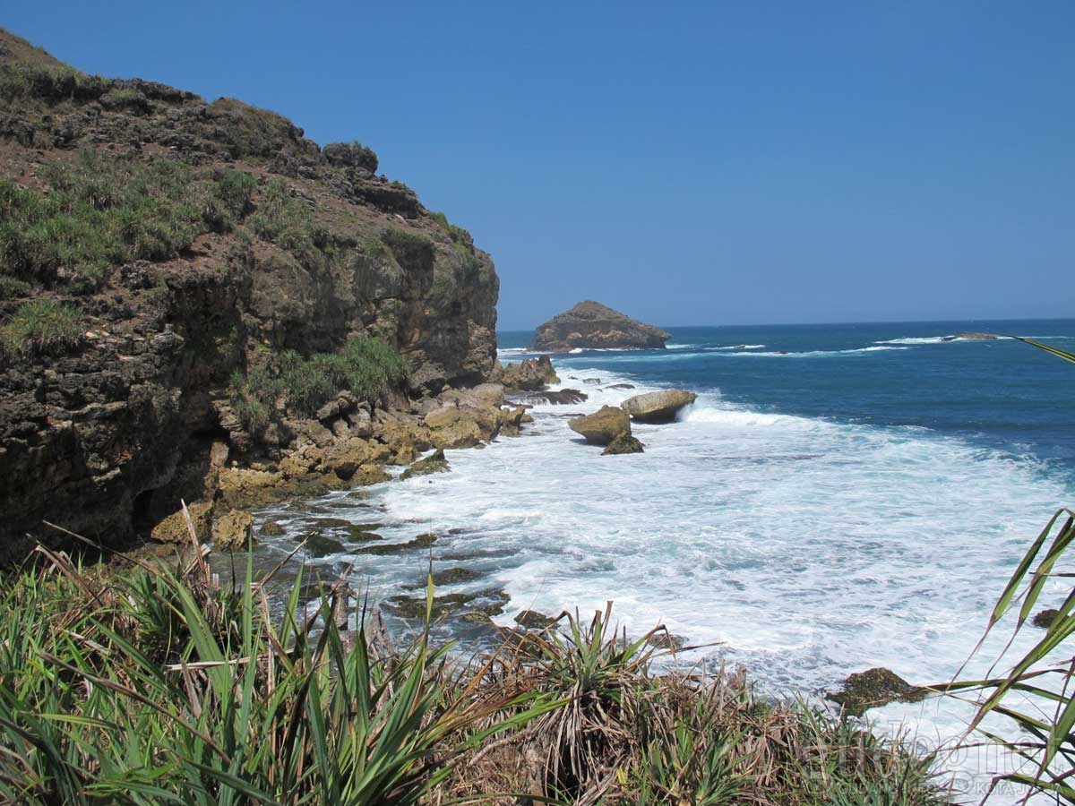 Pantai Jogan: Keheningan di Tengah Laut Yogyakarta