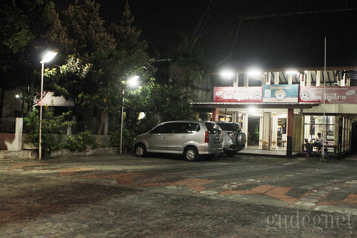 Andrawina Loka Gudeg Bu Tjitro Yogyakarta