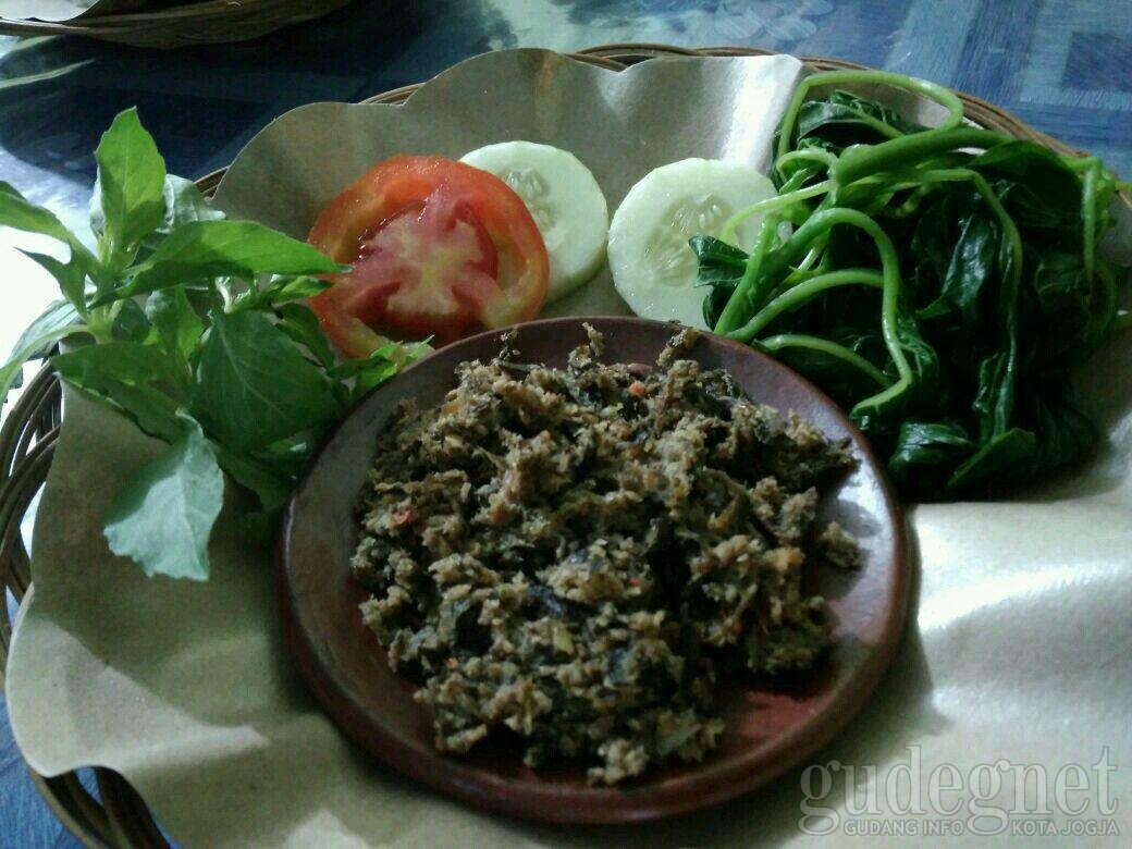 Sambal Belut Warung Jago Wirosaban