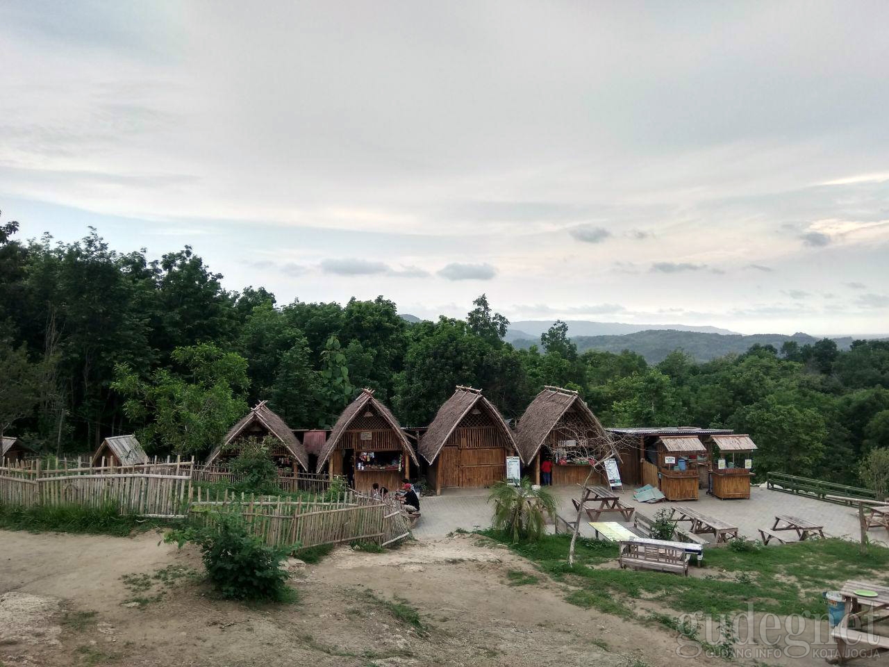 tempat wisata di bantul Puncak Sosok Bawuran Bantul Yogya GudegNet