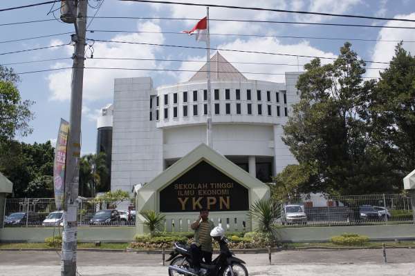 Sekolah Tinggi Ilmu Ekonomi (STIE) YKPN Yogya  GudegNet