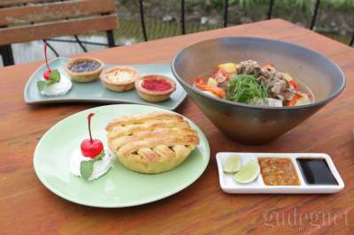 D'Padukan Pie & Resto