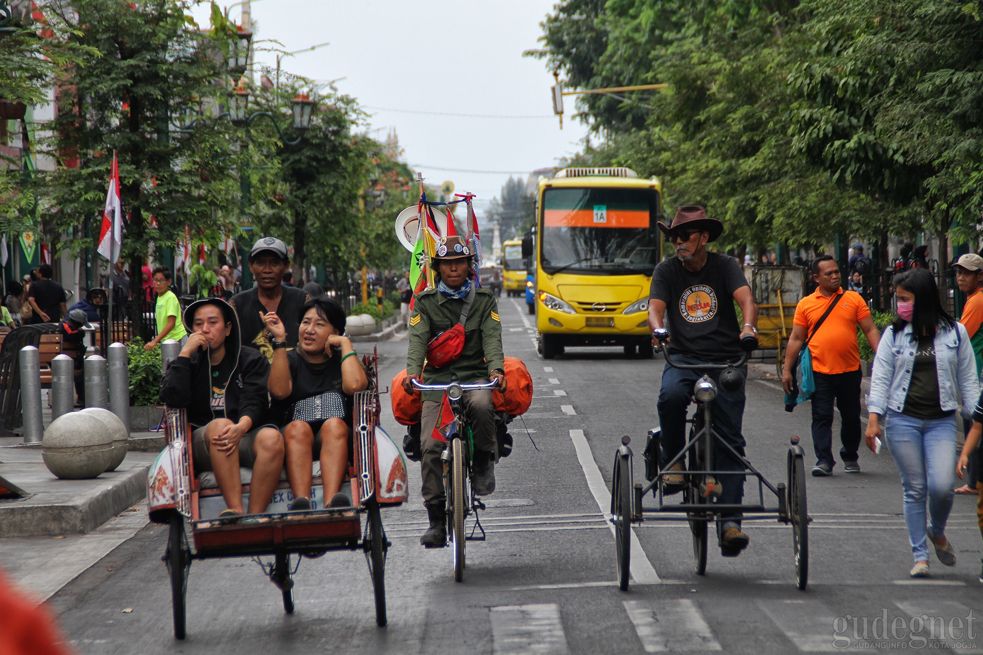 Menikmati Bebas Kendaraan Malioboro