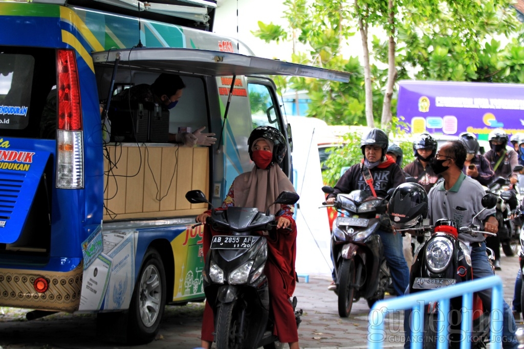 Pembuatan KTP-EL Drive Thru