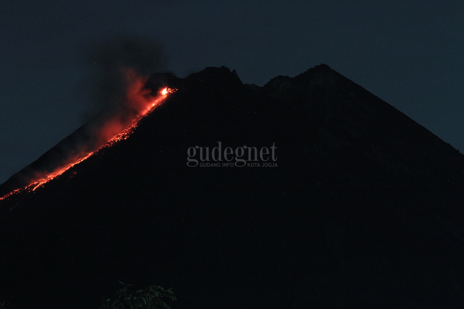 Lava Pijar Gunung Merapi