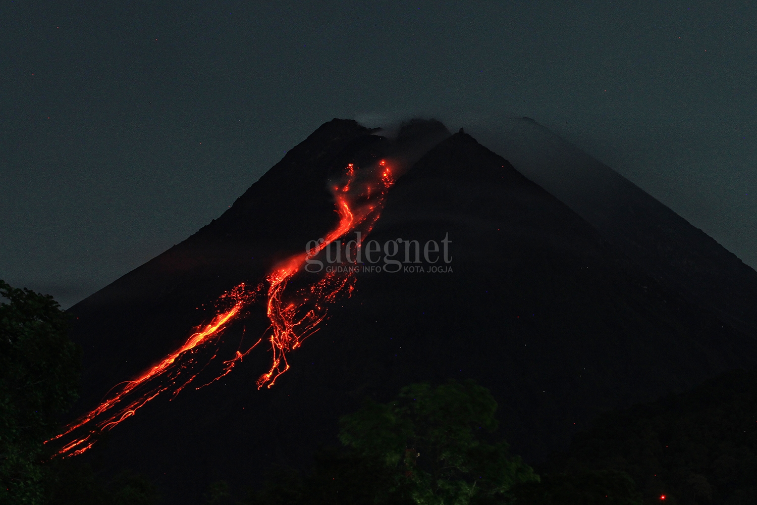 Lava Pijar Gunung Merapi 2021