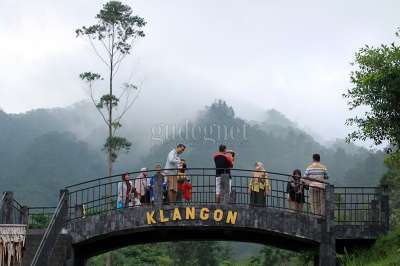 Wisatawan di Wanawisata Bukit Klangon, Sleman