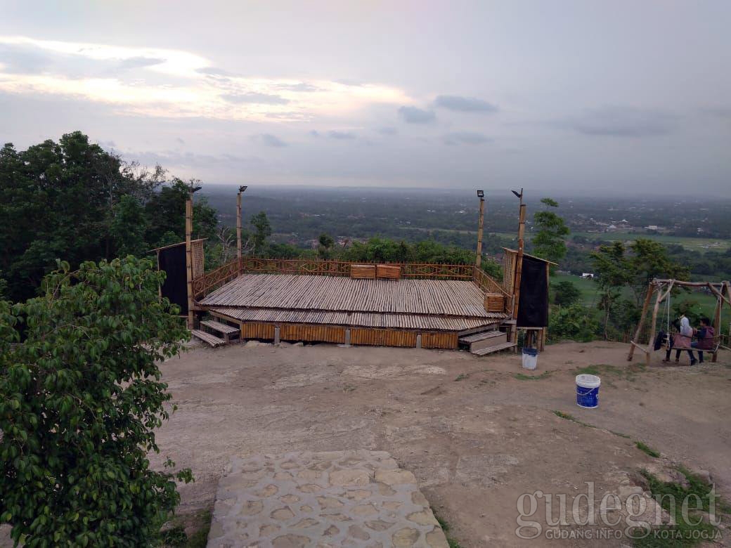 tempat wisata di bantul Puncak Sosok Bawuran Bantul Yogya GudegNet