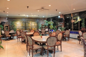 Restoran di Hotel BIFA untuk jamuan bersama keluarga dan rekan bisnis