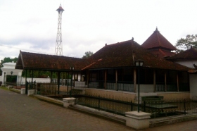 Masjid Pathok Negara Sulthoni Plosokuning  1