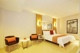 Hotel Pyrenees Jogja's Junior Suite