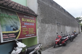 Suasana di Sekitar Warung Makan Mbok Wig