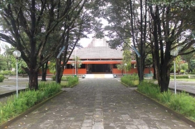 pepohonan di museum pangeran Diponegoro