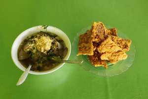 Pasangan yang serasi : soto dan tempe