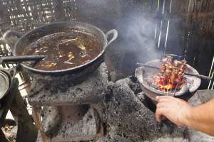 Proses memasak sate kambing