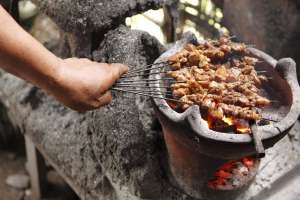 Sate kambing hampir jadi 