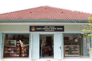 Unit usaha panti asuhan Santa Maria 