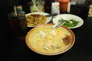 Bakmi kuah favorit pengunjung di warung bakmi mbah Hadi Terban 