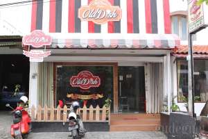 Bagian depan restoran ice cream Tip-Top versi baru 