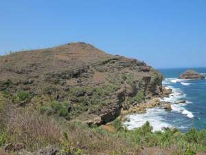 Karang-karang di pantai Jogan 