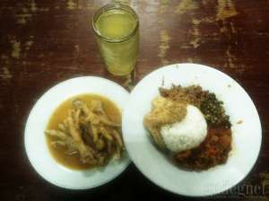 Menu Gudeg Ceker dan Sayap