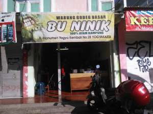 Tampak depan Warung Gudeg Basah Bu Ninik