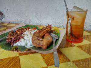 menu gudeg ayam Mbok Ginuk