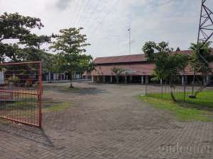 Pintu masuk pasar Niten