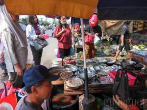 Pedagang ikan di Pasar Stan