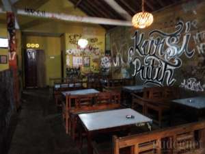 Suasana di Warung Poci Astomulyo