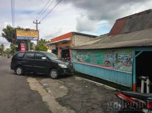 Warung sego abang pakem Mbah Widji