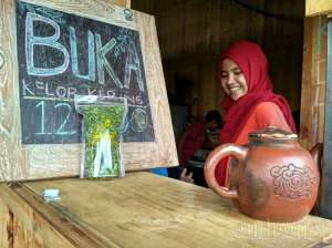 Suasana di warung Wedang Kelor