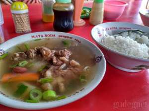 Sop Buntut Pak Sugeng