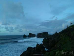 Keindahan Pantai Siung dari atas bukit