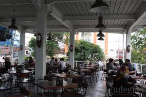 SiLOL Kopi & Eatery