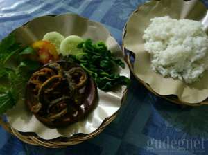 Satu porsi belut goreng di Warung Jago Wirosaban