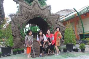 Selfie Park Taman Pule XT Square