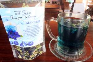Teh biru di Warung kopi klotok ikan kriuk jogja
