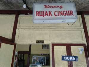 Warung Rujak Cingur Mbah Mangun