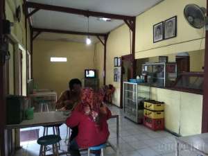 Warung Rujak Cingur Mbah Mangun