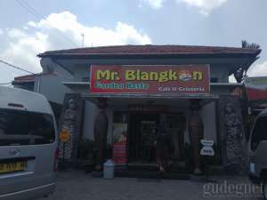 mr blangkon resto