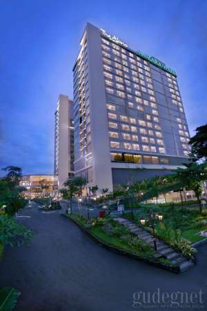  The Alana Yogyakarta Hotel & Convention Center