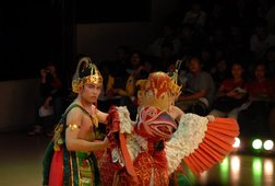 Pentas Setelah 42 Tahun Vakum Pentas Setelah 42 Tahun Vakum