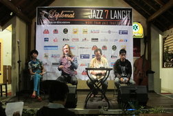 Kolaborasi Jazz dan Gamelan Kolaborasi Jazz dan Gamelan