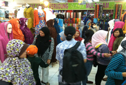 Gamis dan Mukena Laris Manis Gamis dan Mukena Laris Manis