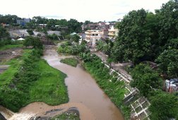PMI Siagakan Bantuan Karung untuk Tanggul Jebol