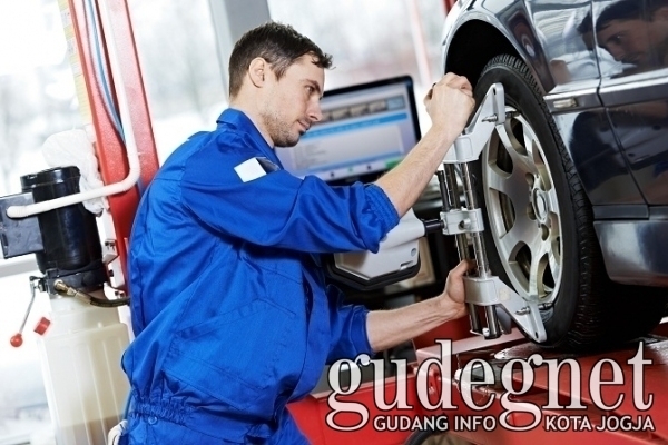 3 Tips Pintar Merawat Ban Mobil Anda
